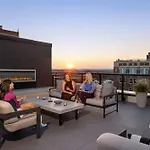 106 Jefferson Huntsville, Curio Collection By Hilton