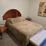 Spacious Modern Retreat Near Downtown