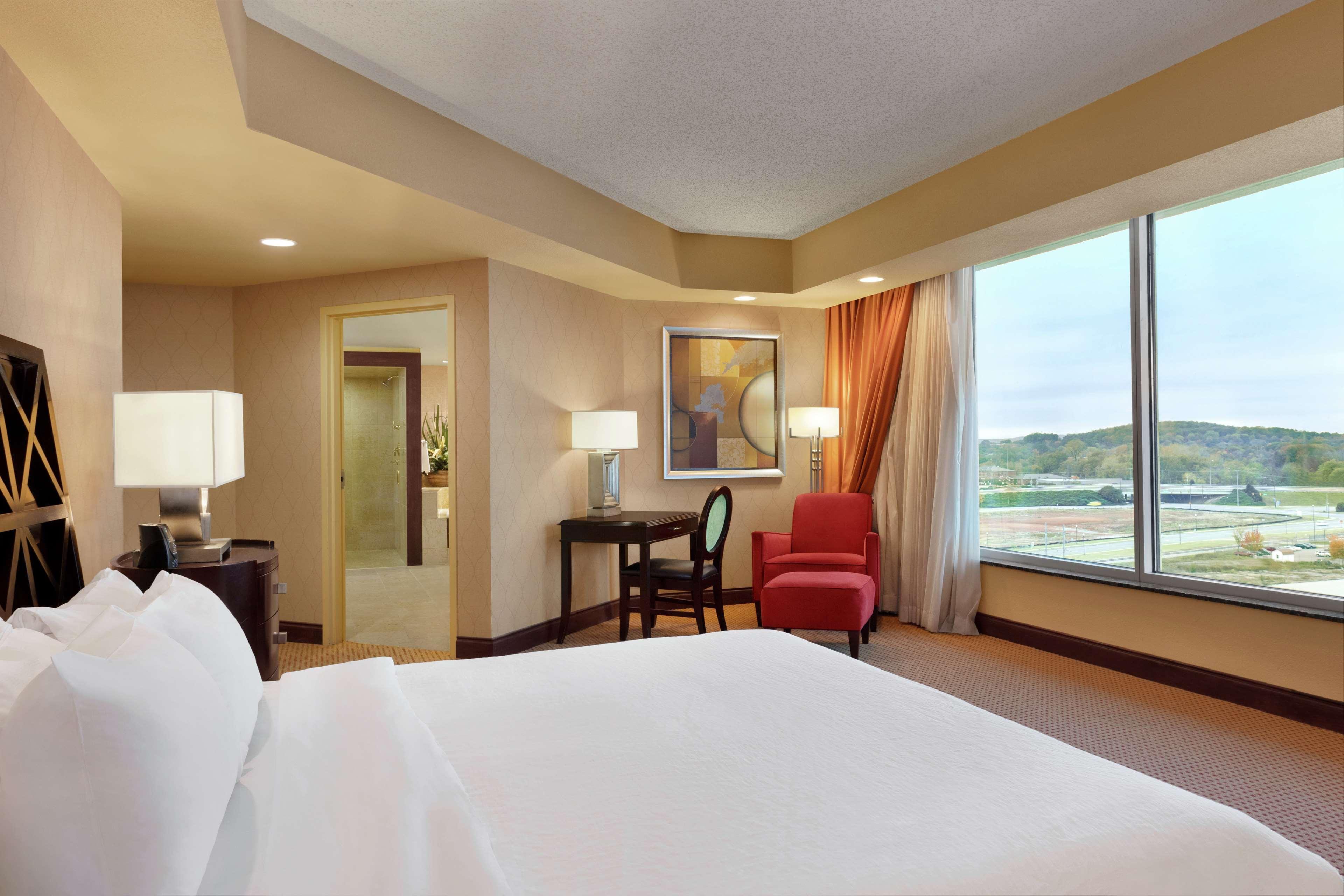 Hotel Embassy Huntsville