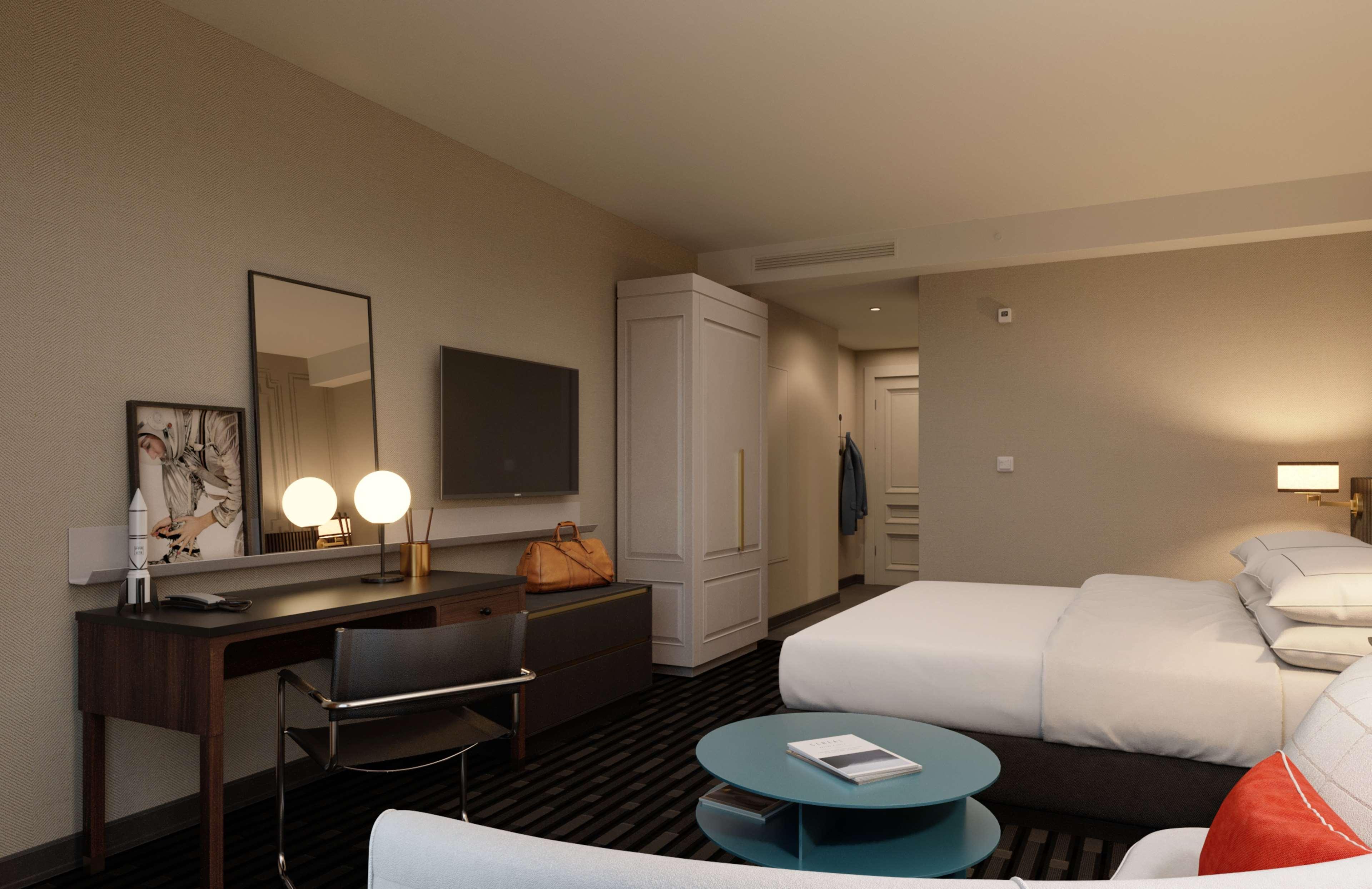 106 Jefferson Huntsville, Curio Collection By Hilton