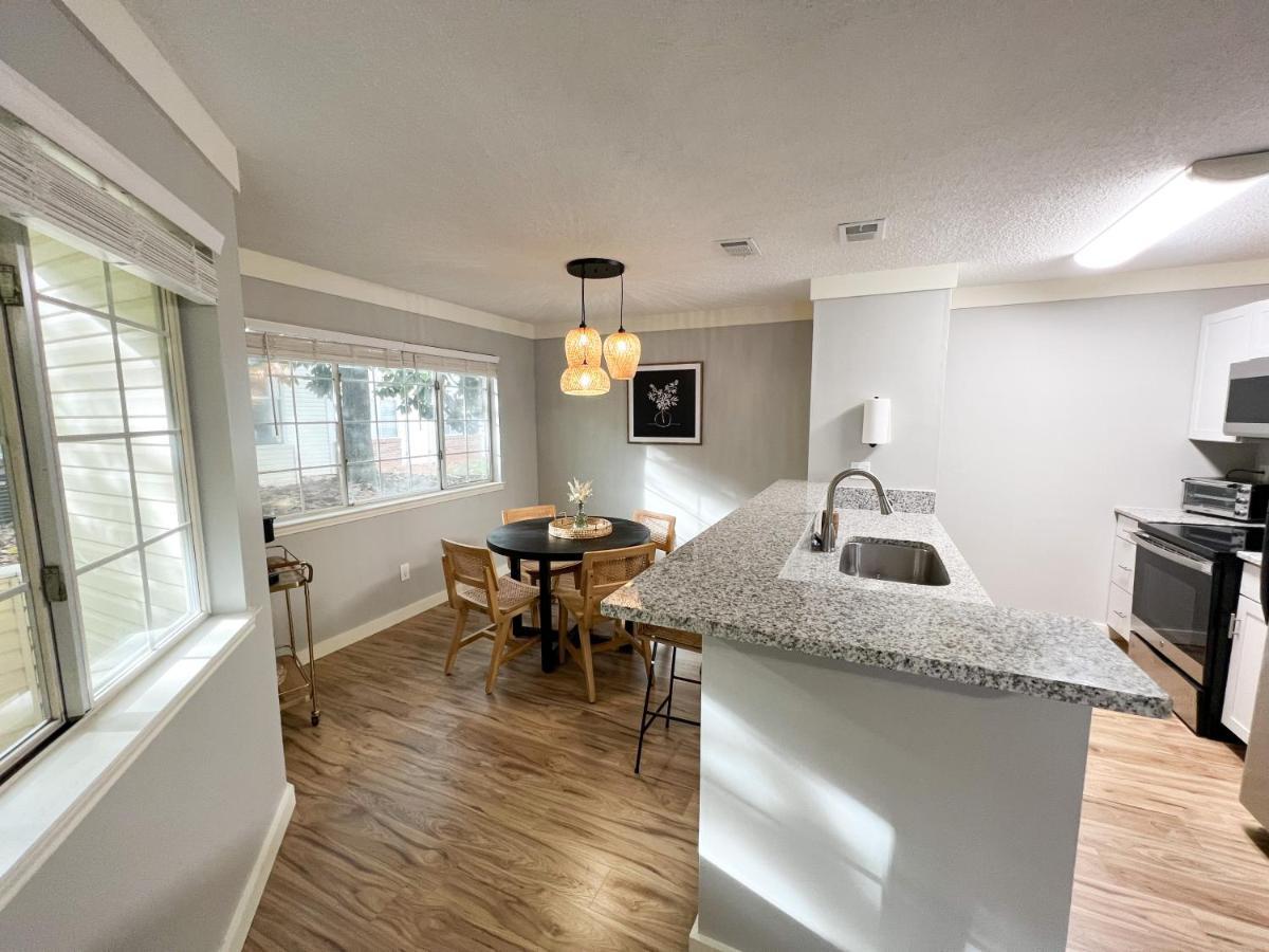 The Cozy Bohemian In Mid-city! * Huntsville