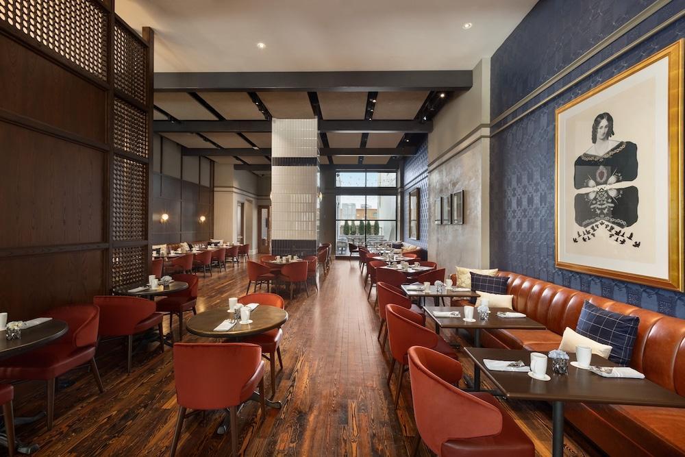 106 Jefferson Huntsville, Curio Collection By Hilton
