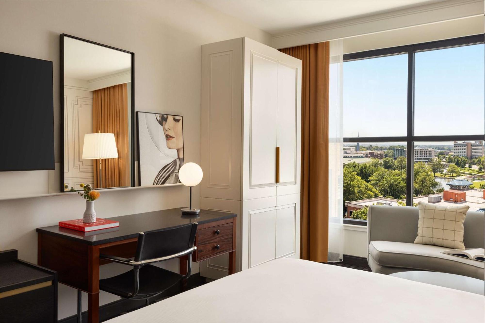 Hotel 106 Jefferson Huntsville, Curio Collection By Hilton