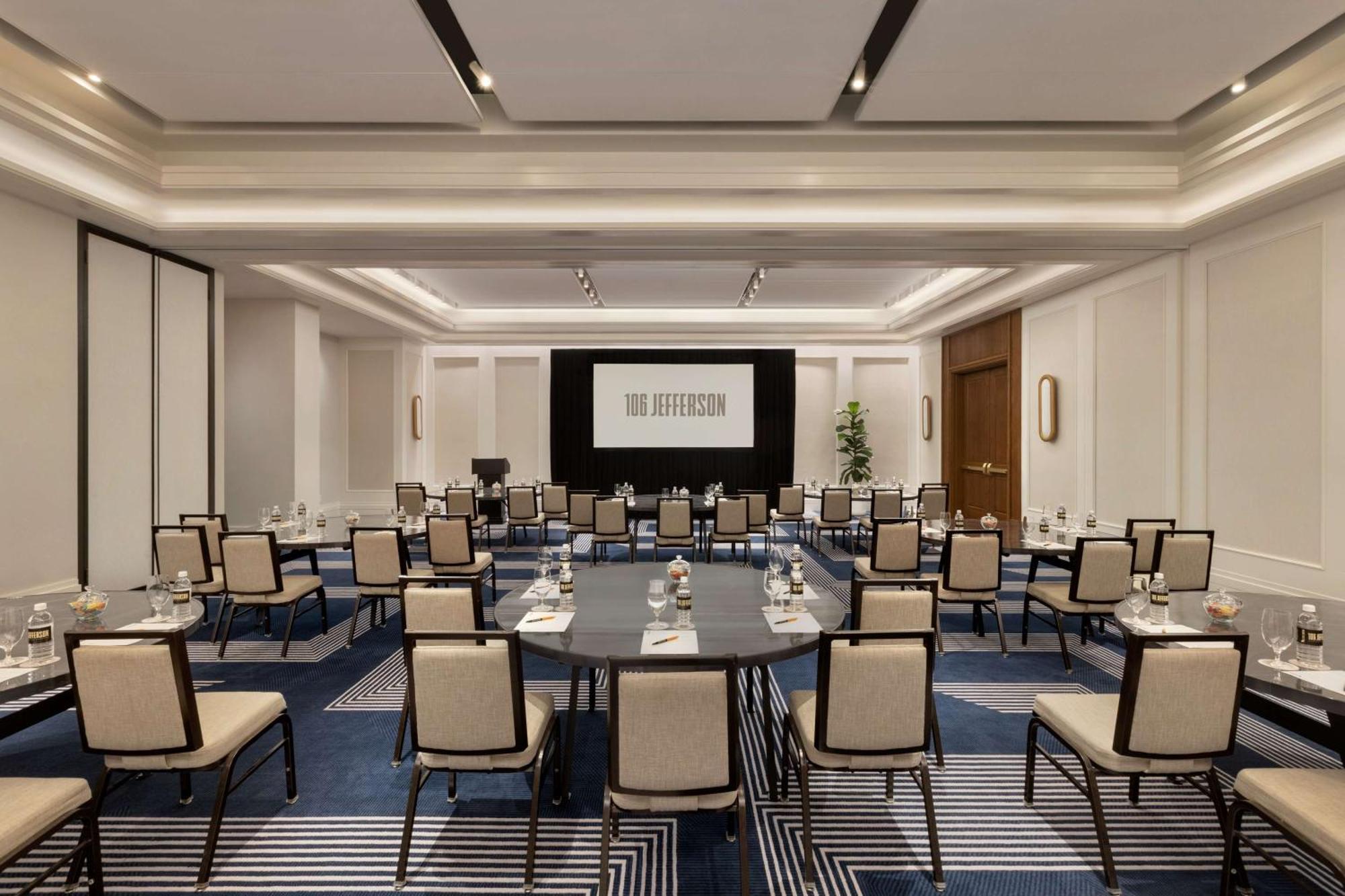 Hotel 106 Jefferson Huntsville, Curio Collection By Hilton 4*