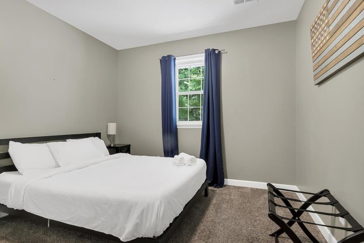 2 Units, Near Dwtn - American Oasis Holiday home Huntsville