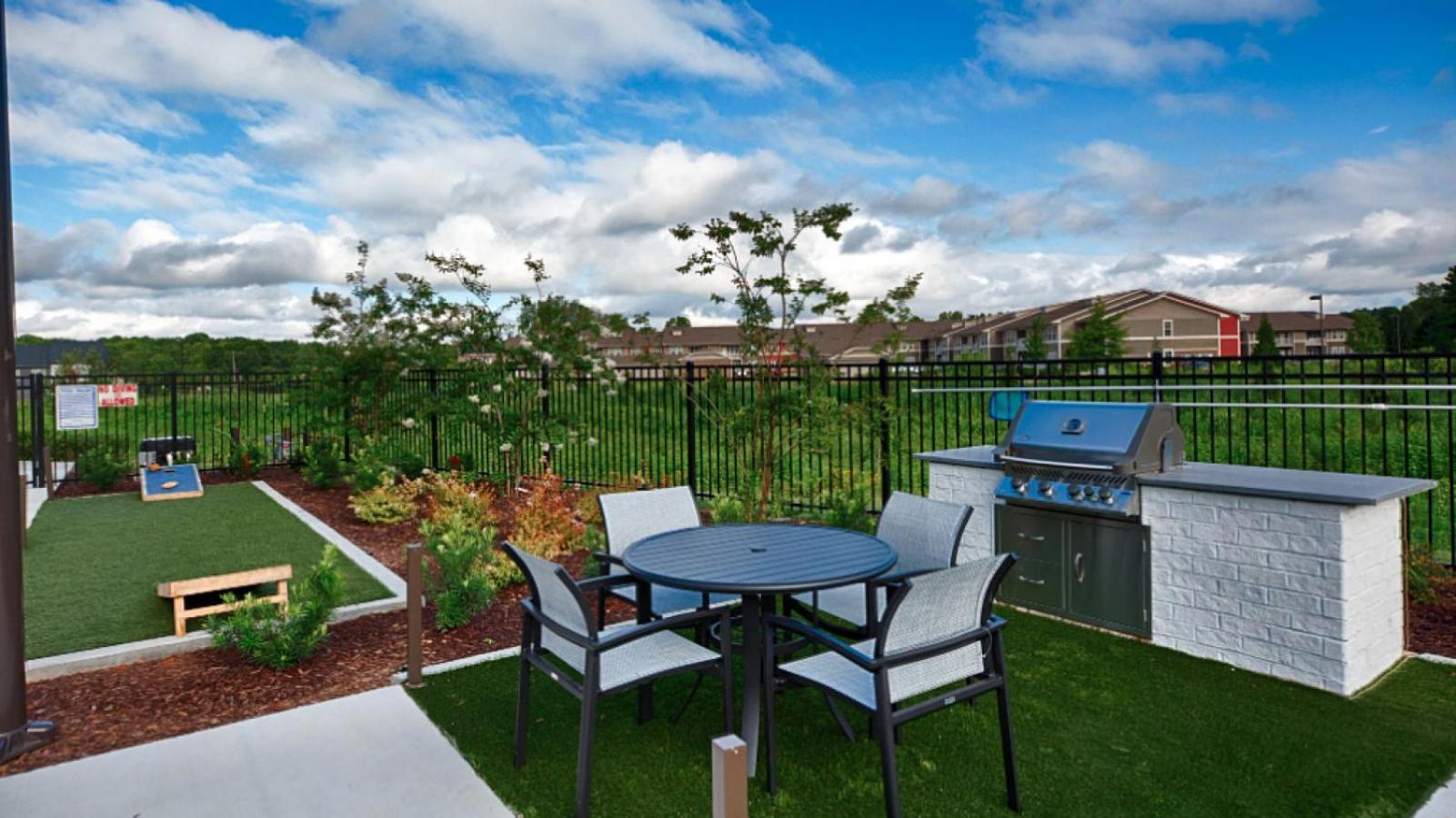 Apartment Landing At Laurel At Dry Creek - 1 Bedroom In