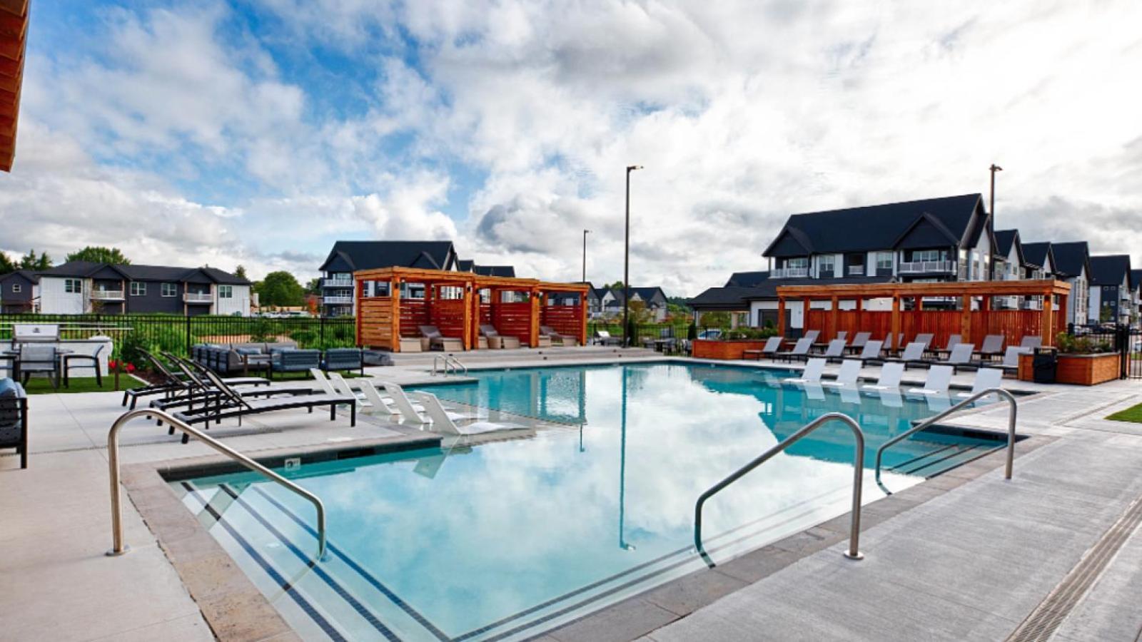 Apartment Landing At Laurel At Dry Creek - 1 Bedroom In *