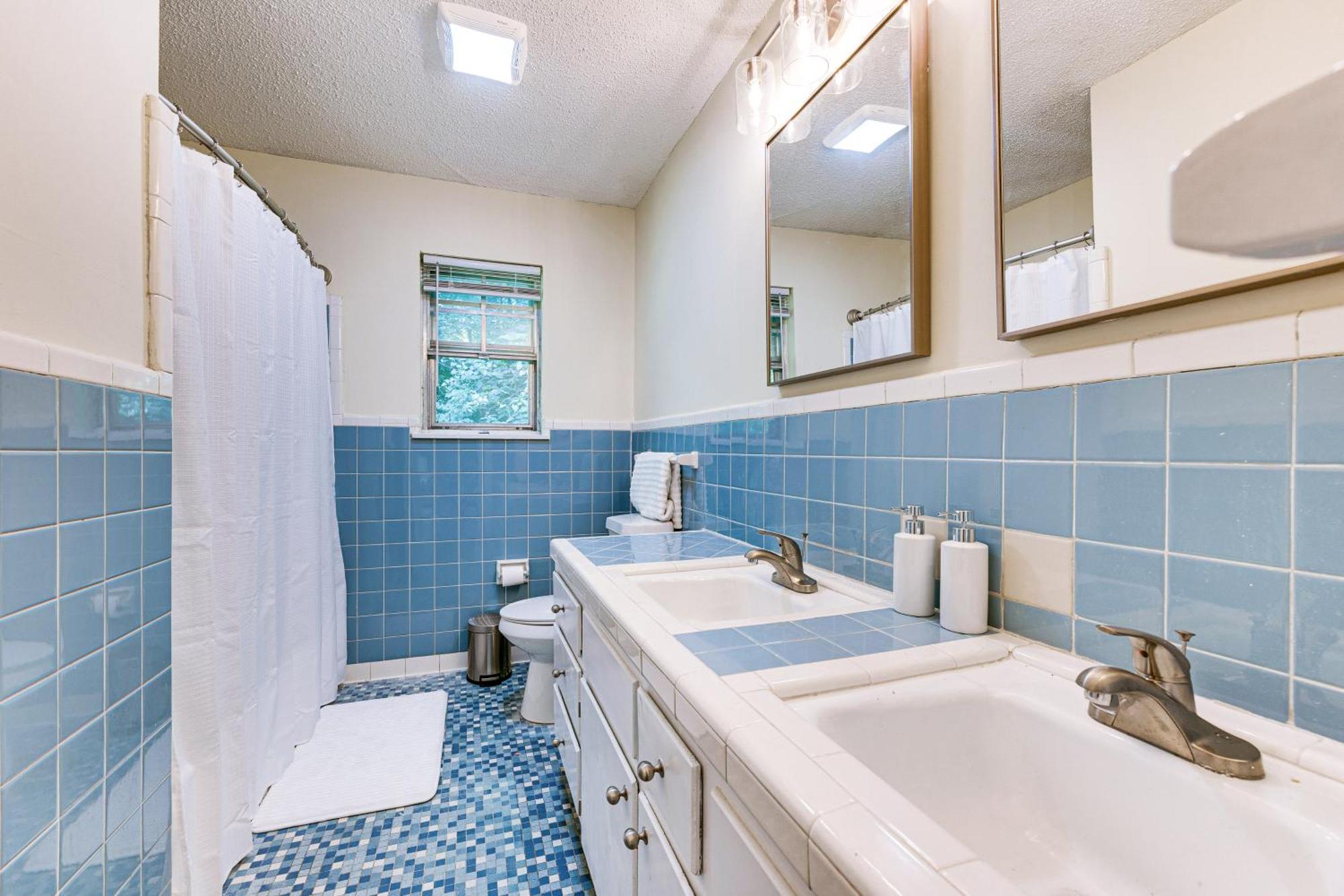 Family-friendly With Spacious Yard