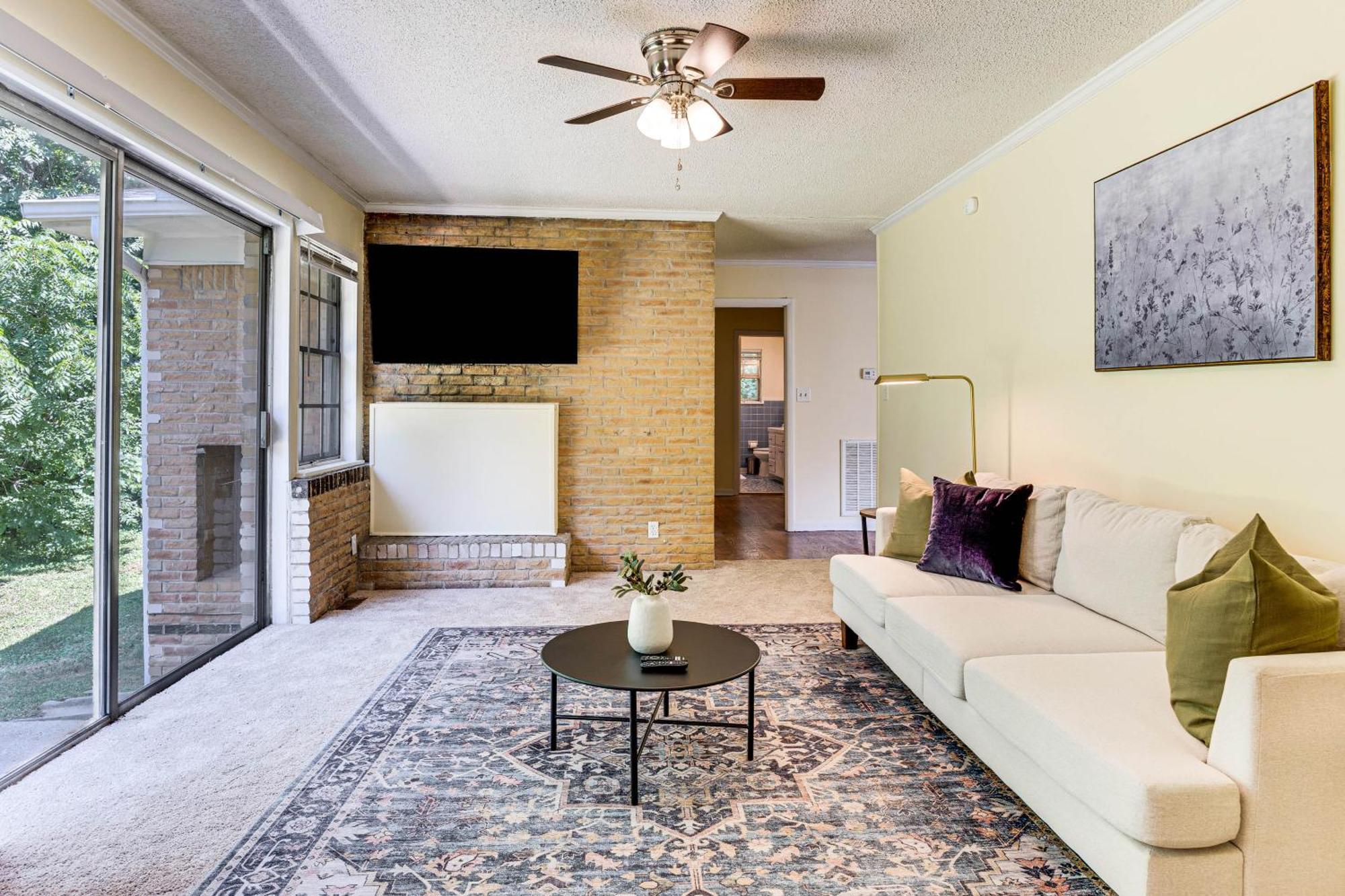 Family-friendly With Spacious Yard Huntsville