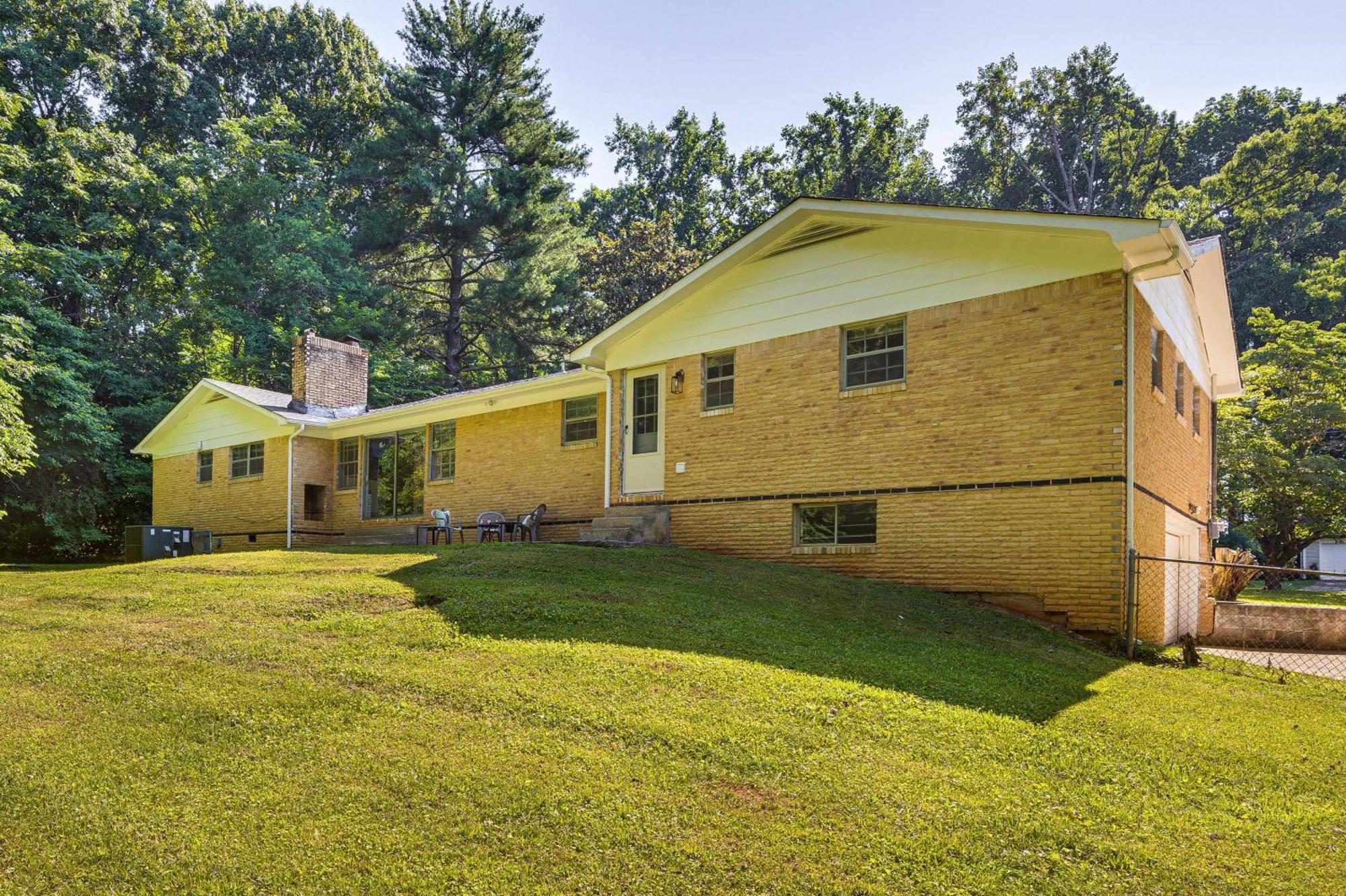 Holiday home Family-friendly With Spacious Yard *