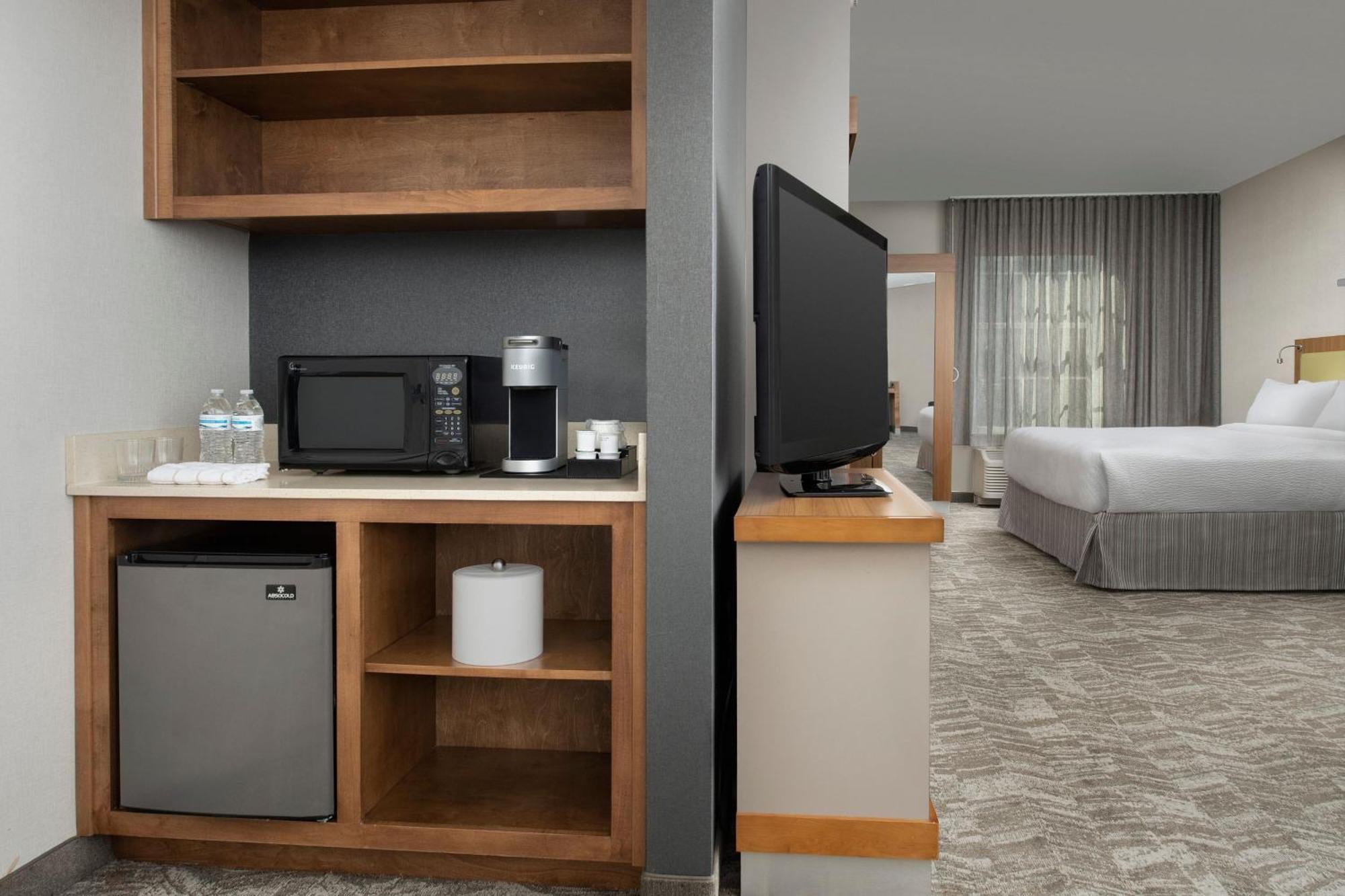 Springhill By Marriott West/research Park Hotel 3*