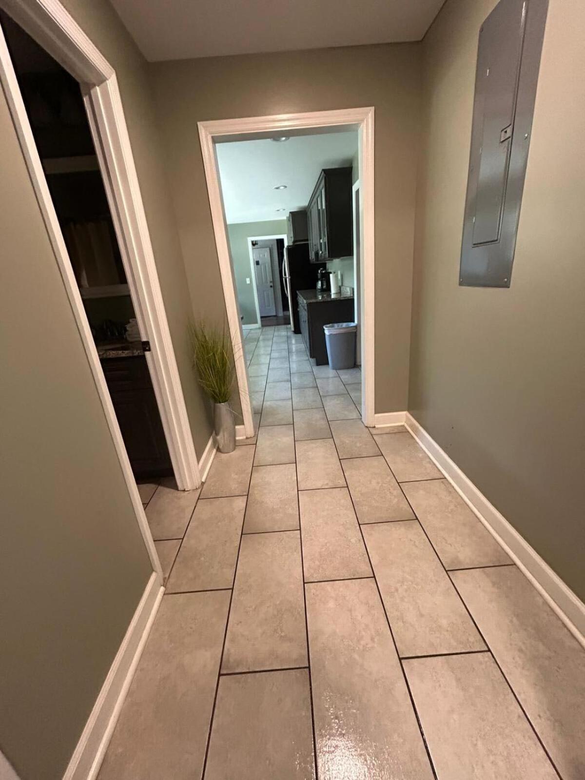 2 Units, Near Dwtn - American Oasis *
