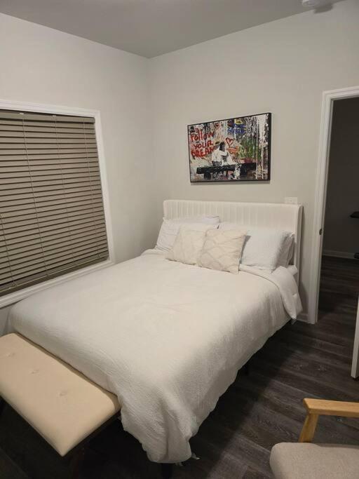 Spacious Modern Retreat Near Downtown Huntsville
