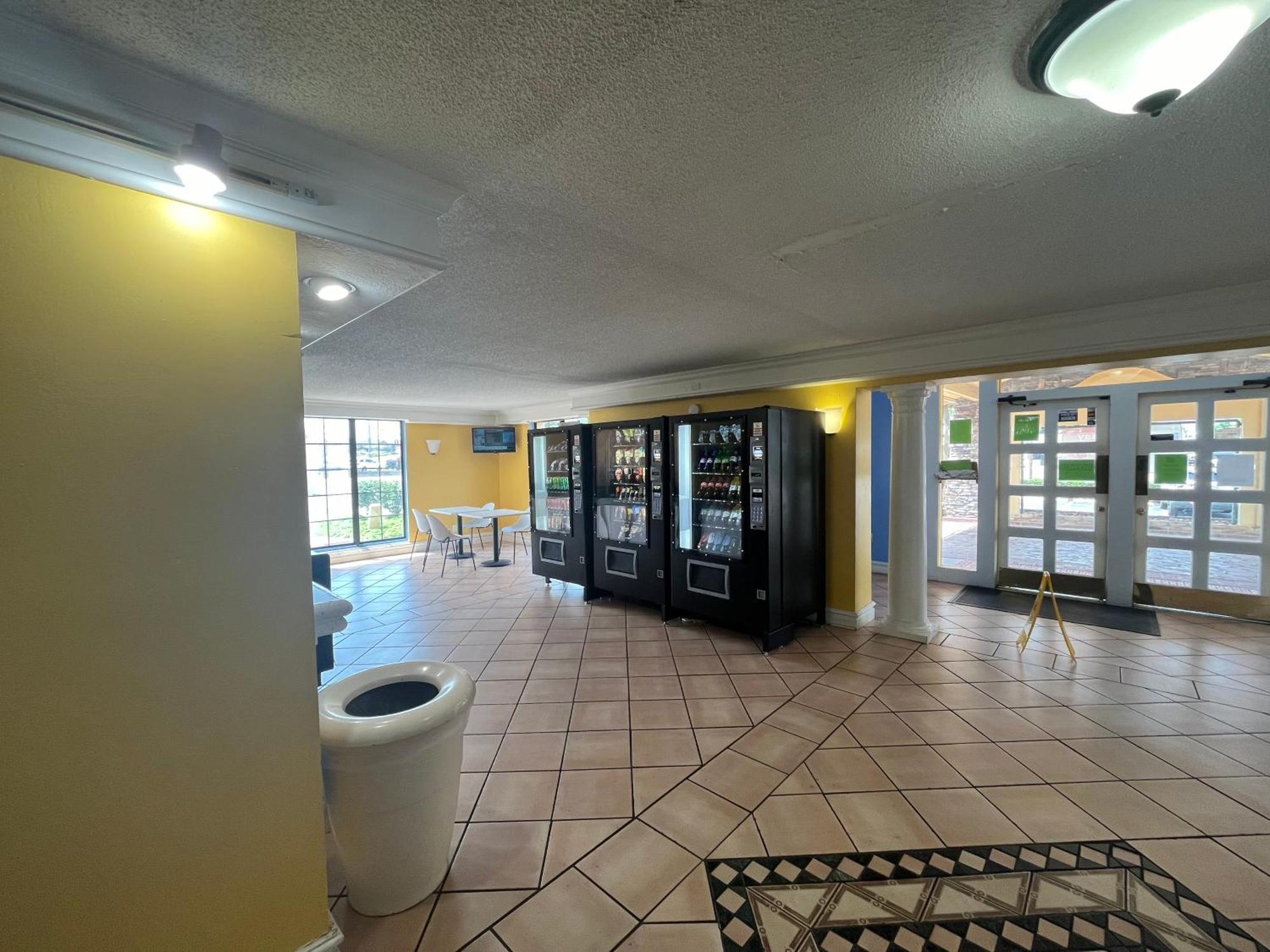 Hotel 6 Huntsville, Al Drive