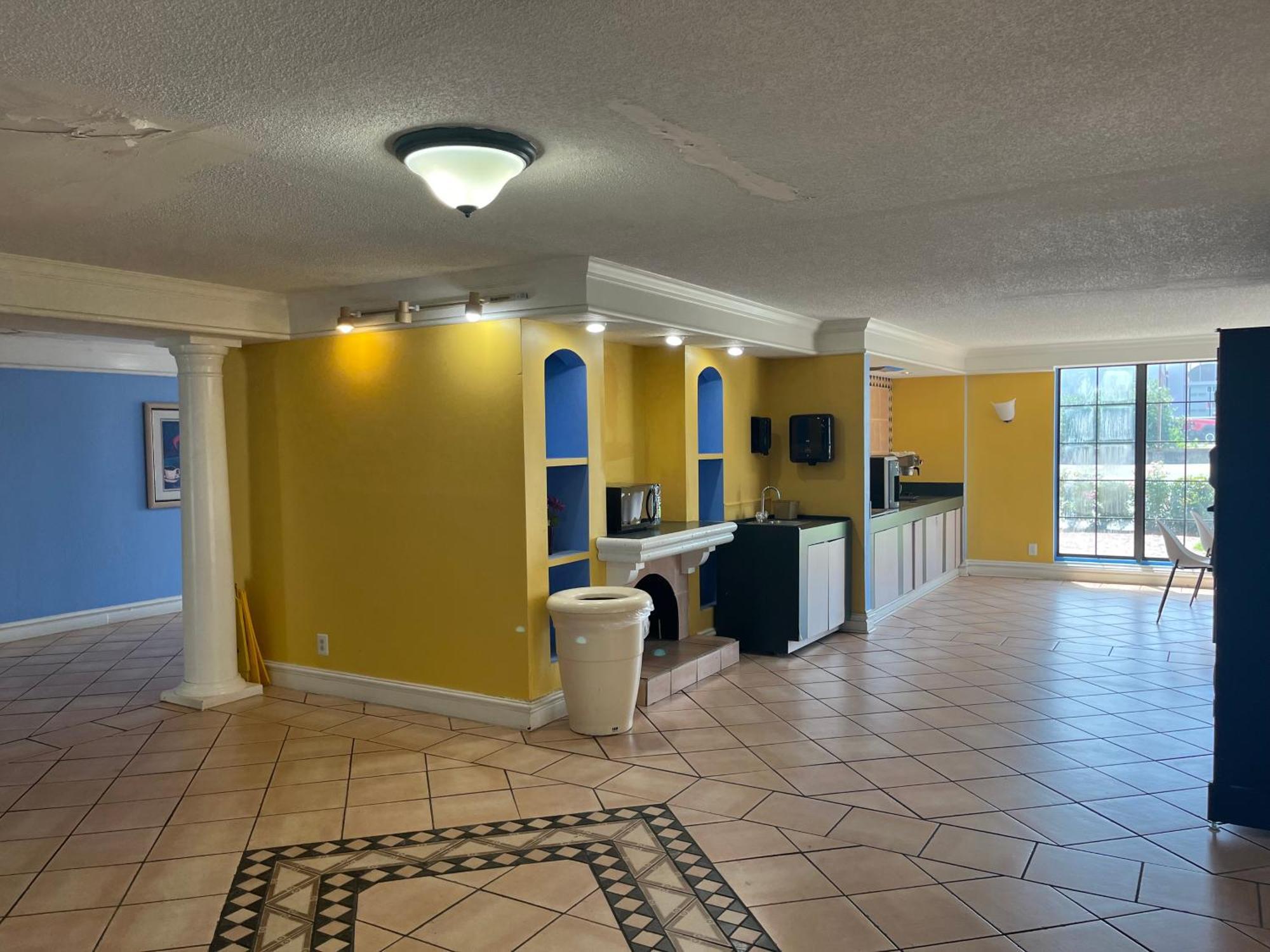 Hotel 6 Huntsville, Al Drive 4*
