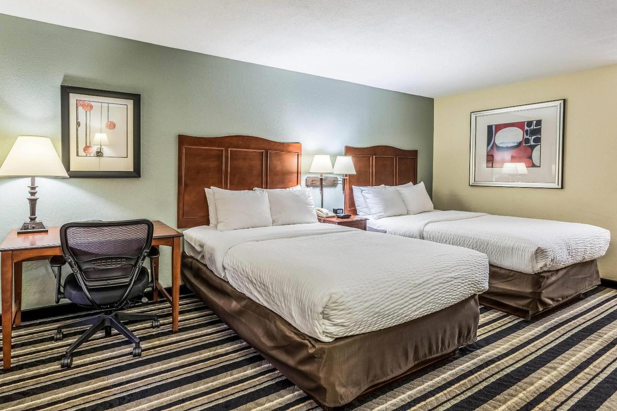 Hotel Clarion Pointe Research Park