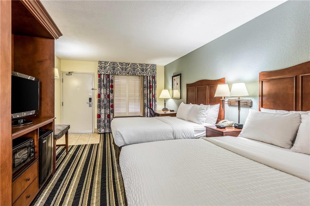 Hotel Clarion Pointe Research Park