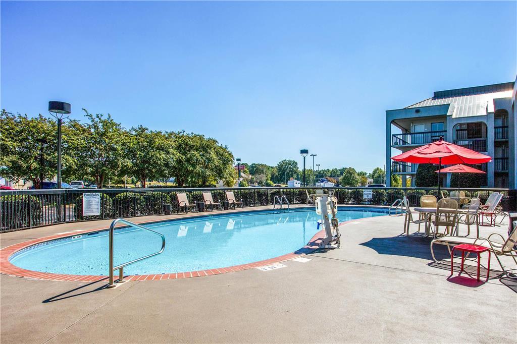 Hotel Clarion Pointe Research Park 3*