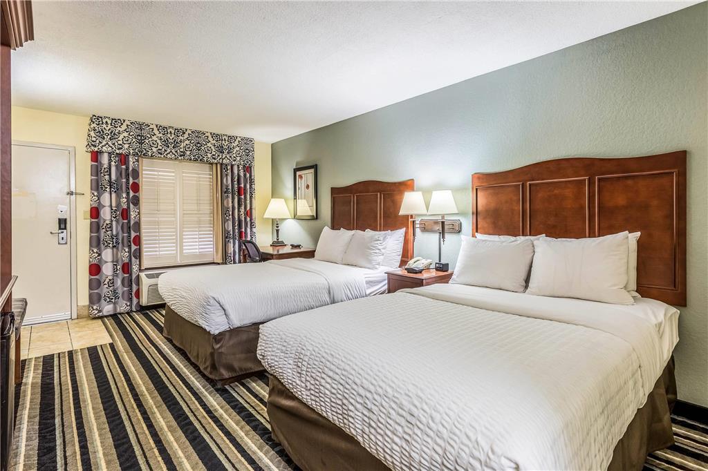 Hotel Clarion Pointe Research Park