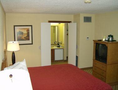 Country & Suites 3*