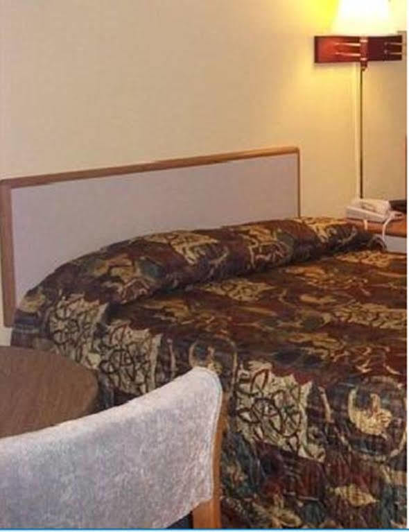Hotel America'S Best Inn - Huntsville Huntsville