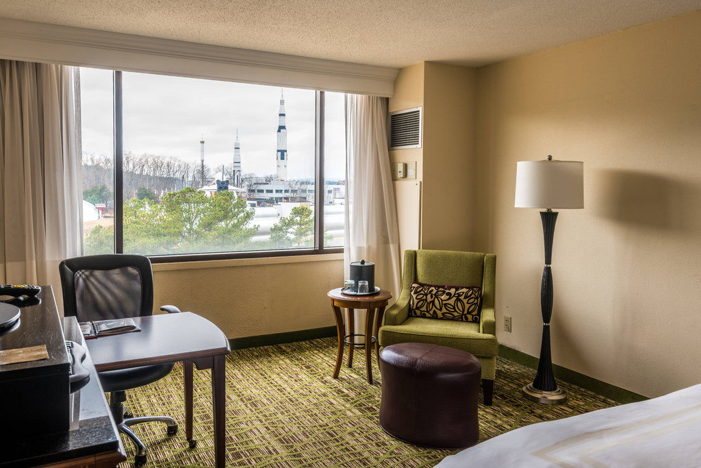 Hotel Marriott At The Space & Rocket Center 3*