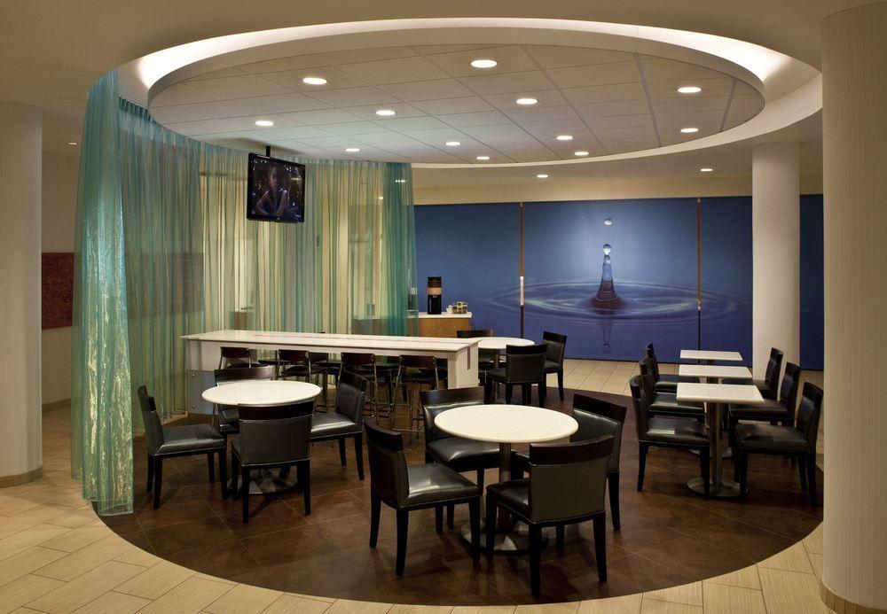 Springhill By Marriott Downtown 3*