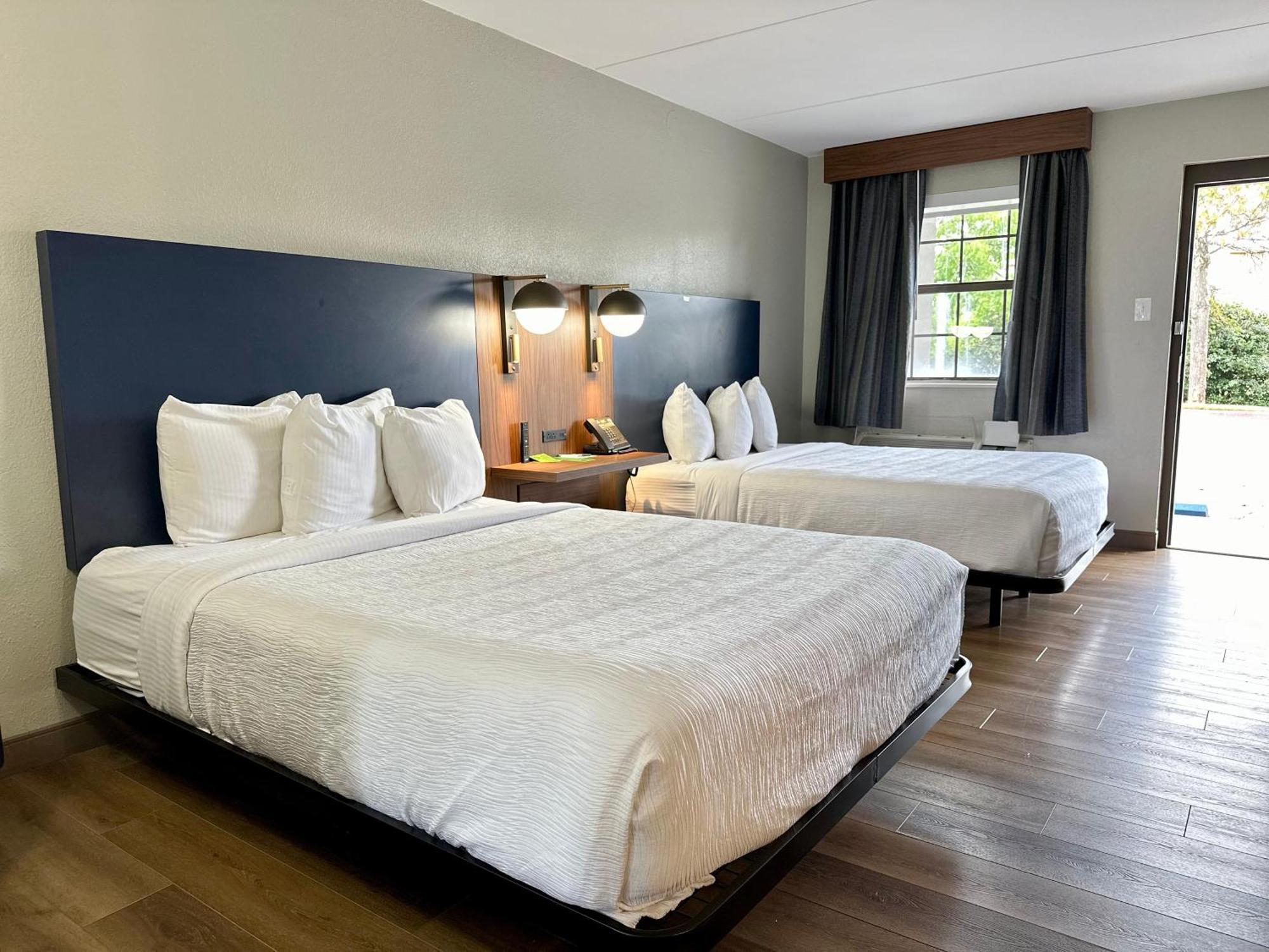 Hotel La Quinta By Wyndham Research Park 3*